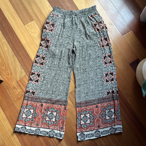 Angie Flowy Wide-Legged Pants, tie belt, size Large - Picture 13 of 16